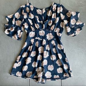 💥SOLD💥Topshop floral ruffle sleeve romper